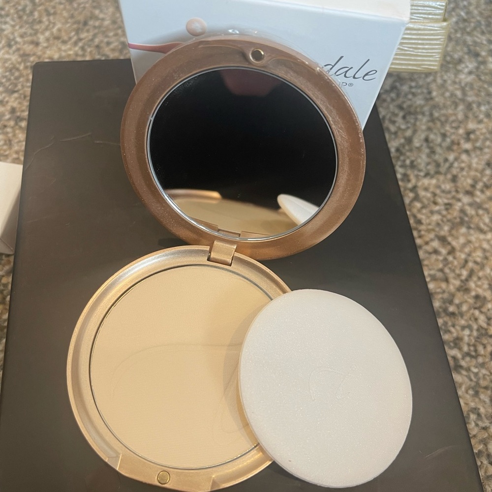 Jane Iredale New Pure Pressed Foundation Bisque